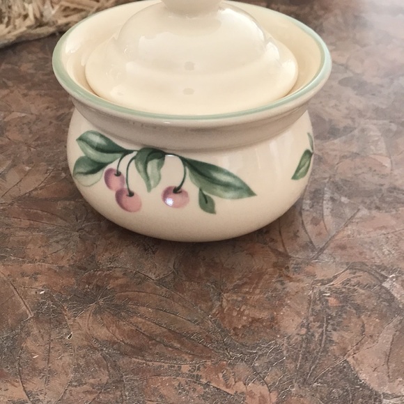 Pfaltzgraff cherry blossom vintage sugar bowl with lid - Picture 3 of 11